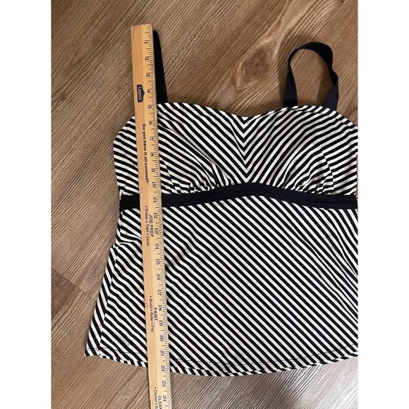 Athleta Slash Stripe Pura Tankini Women’s Top Black White Athletic Swim 38 D/DD - Picture 7 of 7